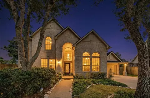 5403 Emerald Pointe Ln, Sugar Land, TX 77479
