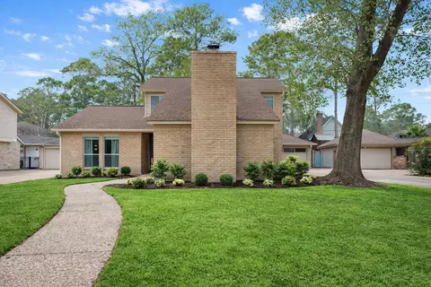 14907 Oak Bluff Ct, Houston, TX 77070