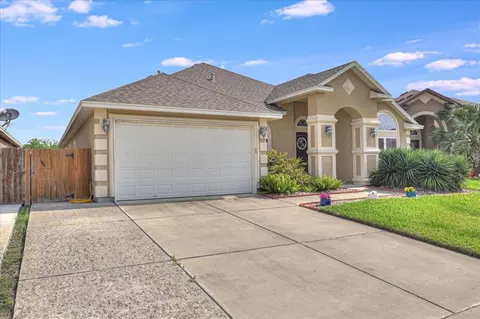 7522 S Lake Dr, Corpus Christi, TX 78414