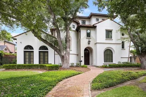 5556 Lynbrook Dr, Houston, TX 77056