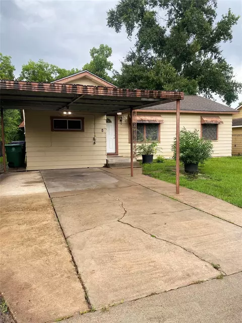 501 Mayford St, Houston, TX 77076
