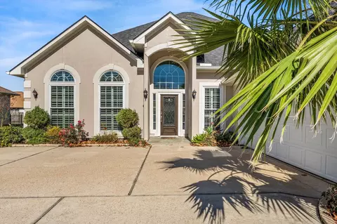 98 Victoria Dr W, Montgomery, TX 77356