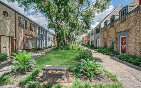 5208 Arboles Dr #C4, Houston, TX 77035