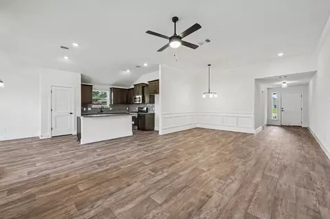 Entry Way - 8 Gemstone Ct, Angleton, TX 77515 photo 2 of 2