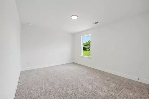 Bedroom - 8 Gemstone Ct, Angleton, TX 77515 photo 4 of 7
