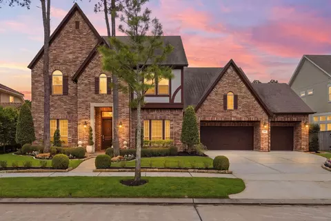 195 S Thatcher Bend Cir, The Woodlands, TX 77389