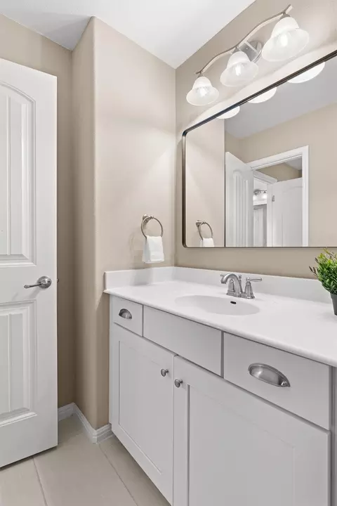 Bath - 7716 Aria Loop, Austin, TX 78736 photo 6 of 9