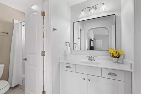 Bath - 7716 Aria Loop, Austin, TX 78736 photo 1 of 9