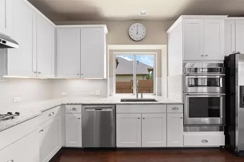 Kitchen - 7716 Aria Loop, Austin, TX 78736 photo 4 of 6