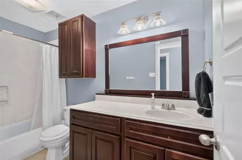 Bath - 1414 Merryglen Ct, Spring, TX 77373 photo 3 of 4