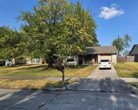 12522 Ridgelow Ln, Houston, TX 77070