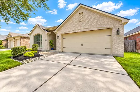 13401 Highland Lake Ln, Pearland, TX 77584