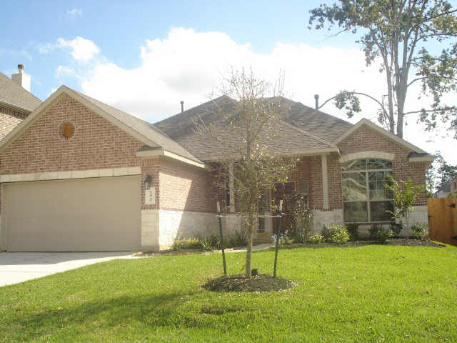190 Maple Grove Dr, Conroe, TX 77384 photo 1