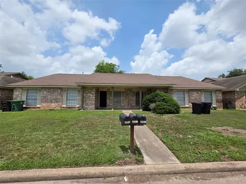 12738 Shannon Hills Dr, Houston, TX 77099