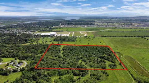 253 Ford Ln, Old River-winfree, TX 77523