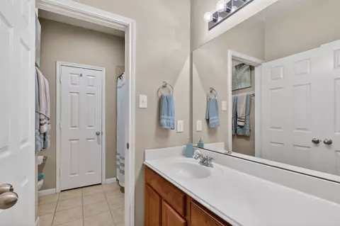 Bath - 25710 Crisp Spring Ln, Spring, TX 77373 photo 1 of 6