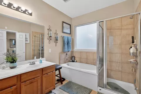 Bath - 25710 Crisp Spring Ln, Spring, TX 77373 photo 5 of 6