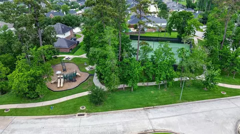 View/Area - 25710 Crisp Spring Ln, Spring, TX 77373 photo 2 of 5