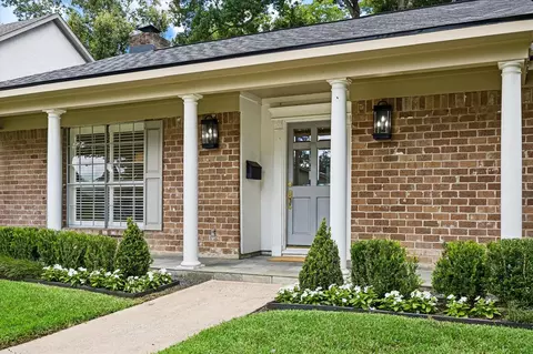 1907 Briarpark Dr, Houston, TX 77042