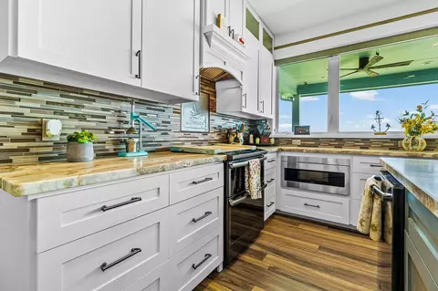 Kitchen - 151 Key Largo Loop, Point Blank, TX 77364 photo 3 of 4