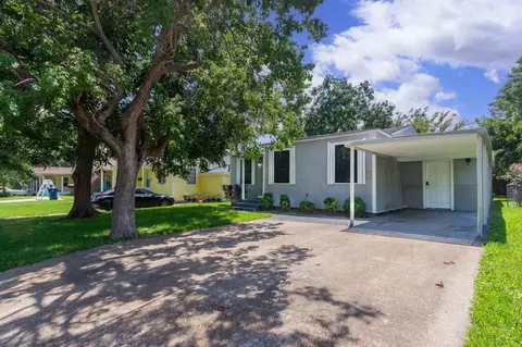 911 N 14th Ave N, Texas City, TX 77590