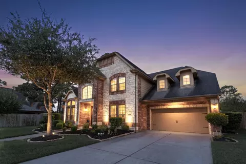 440 Old Orchard Ct, Dickinson, TX 77539