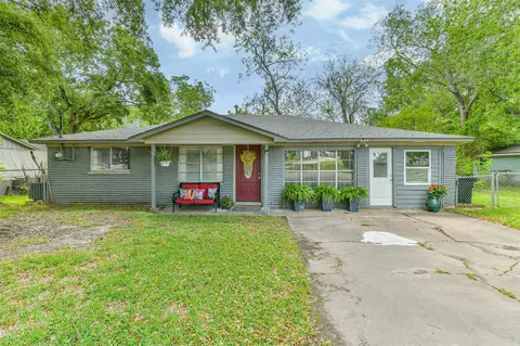1217 Esther St, Kemah, TX 77565