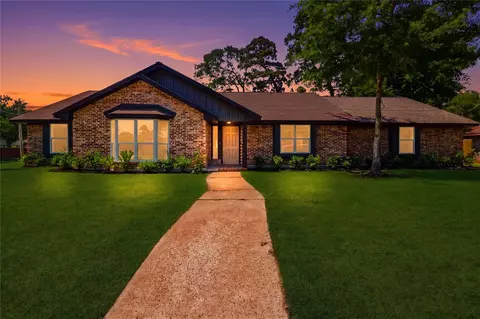 3300 Knight Ln, Baytown, TX 77521