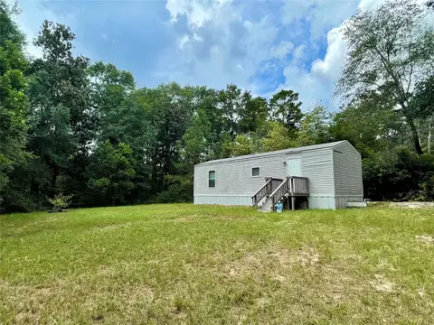 190 Russell Ln, Livingston, TX 77351