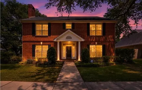 3403 Driftwood Ct, Sugar Land, TX 77478