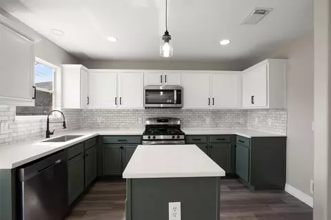 Kitchen - 2406 Pinpoint Dr, Spring, TX 77373 photo 4 of 6