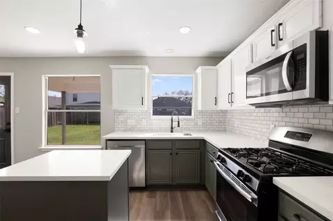 Kitchen - 2406 Pinpoint Dr, Spring, TX 77373 photo 6 of 6