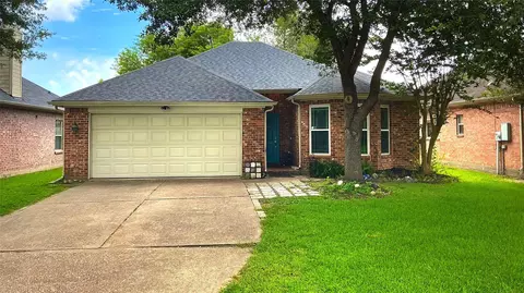 3727 Nichols Ave, Dickinson, TX 77539