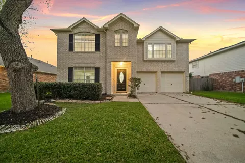 2208 Day Dr, Pearland, TX 77584
