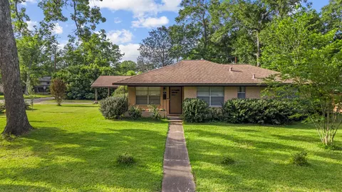 101 S Delmont Dr E, Conroe, TX 77301