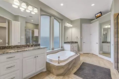 Bath - 27614 Long Cliff Ln, Spring, TX 77386 photo 2 of 9