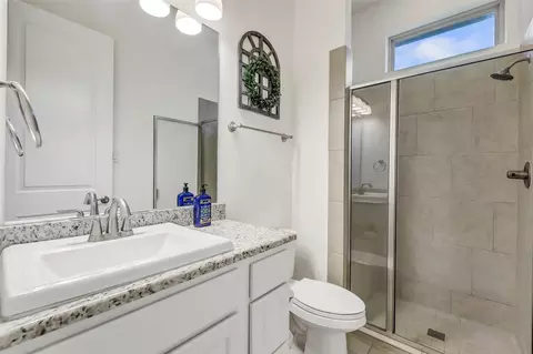 Bath - 27614 Long Cliff Ln, Spring, TX 77386 photo 6 of 9