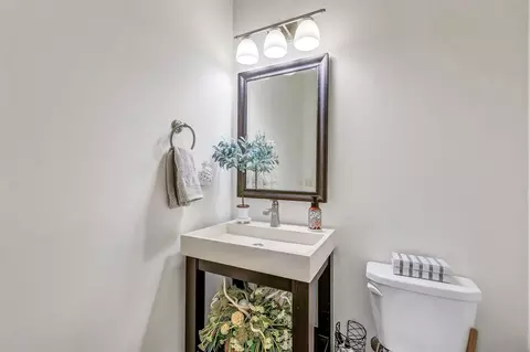Bath - 27614 Long Cliff Ln, Spring, TX 77386 photo 1 of 9