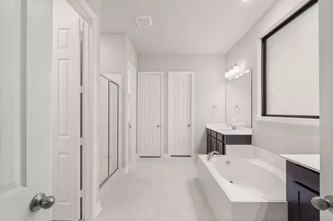 Entry Way - 16010 Switchgrass Ct, Crosby, TX 77532 photo 4 of 6