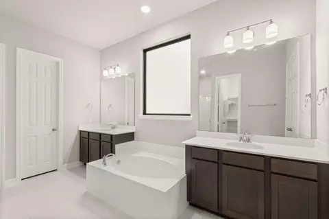 Bath - 16010 Switchgrass Ct, Crosby, TX 77532 photo 3 of 3