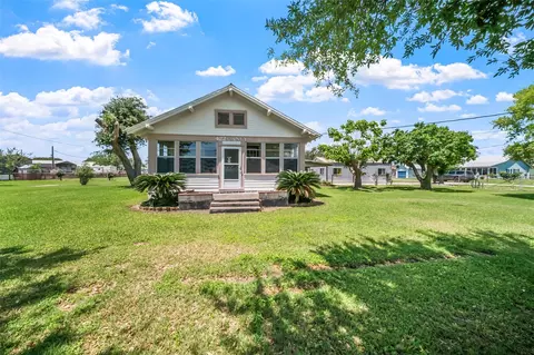 422 Caney St, Matagorda, TX 77457