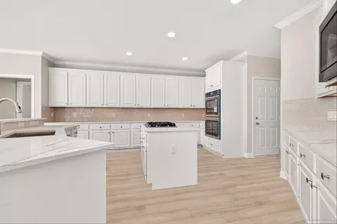 3610 Forest Row Dr, Kingwood, TX 77345