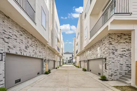 1405 W 21st St #A, Houston, TX 77008