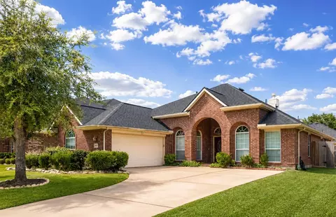 12905 Quail Creek Dr, Pearland, TX 77584