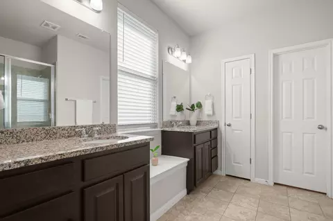 Entry Way - 241 E Broade St, Leander, TX 78641 photo 2 of 3