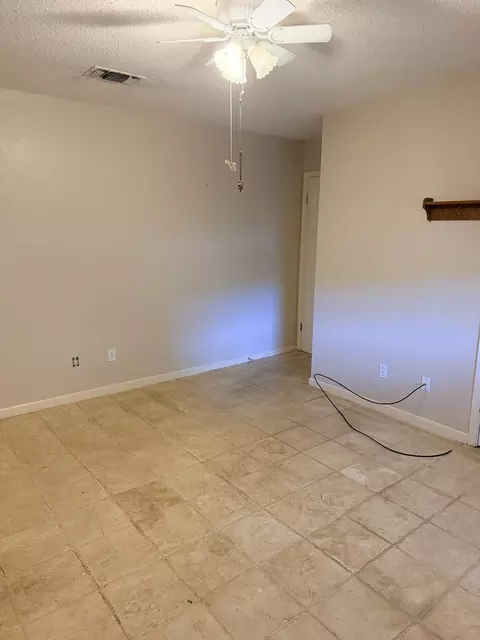 Bedroom - 220 Parkview Dr, Luling, TX 78648 photo 7 of 7