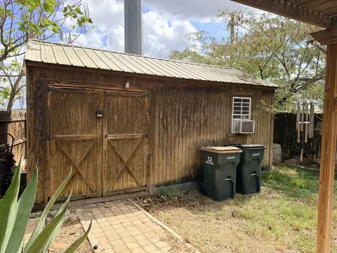 Exterior - 220 Parkview Dr, Luling, TX 78648 photo 8 of 12