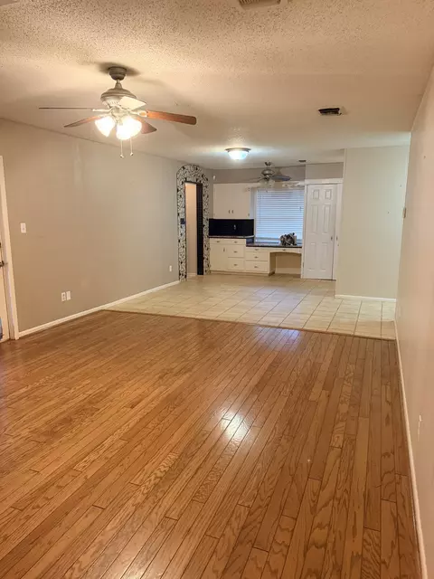 Living - 220 Parkview Dr, Luling, TX 78648 photo 1 of 6