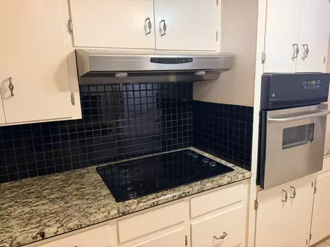 Kitchen - 220 Parkview Dr, Luling, TX 78648 photo 3 of 3