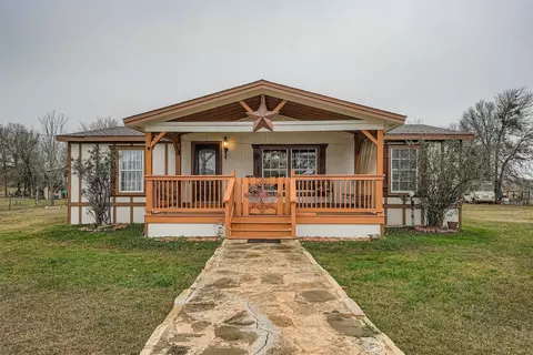 145 Alyssa Loop, Bastrop, TX 78602 photo 2